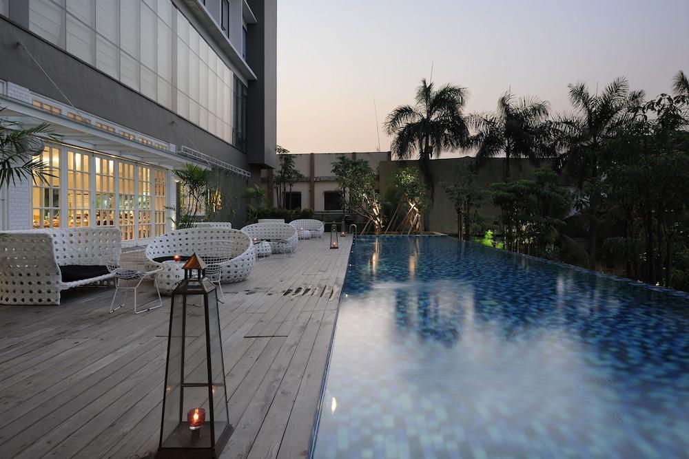 Veranda Hotel Pakubuwono Джакарта Екстер'єр фото