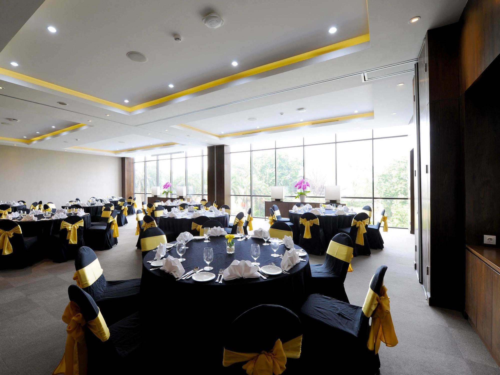 Veranda Hotel Pakubuwono Джакарта Екстер'єр фото